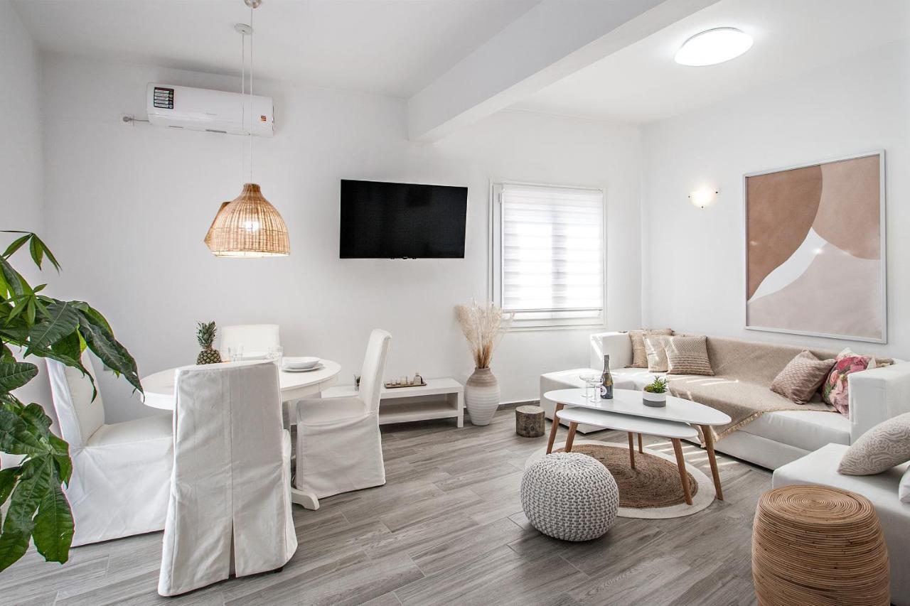 Capolavoro, Boutique Apartment With Unique Rooftop สเกียธอสทาวน์ ภายนอก รูปภาพ