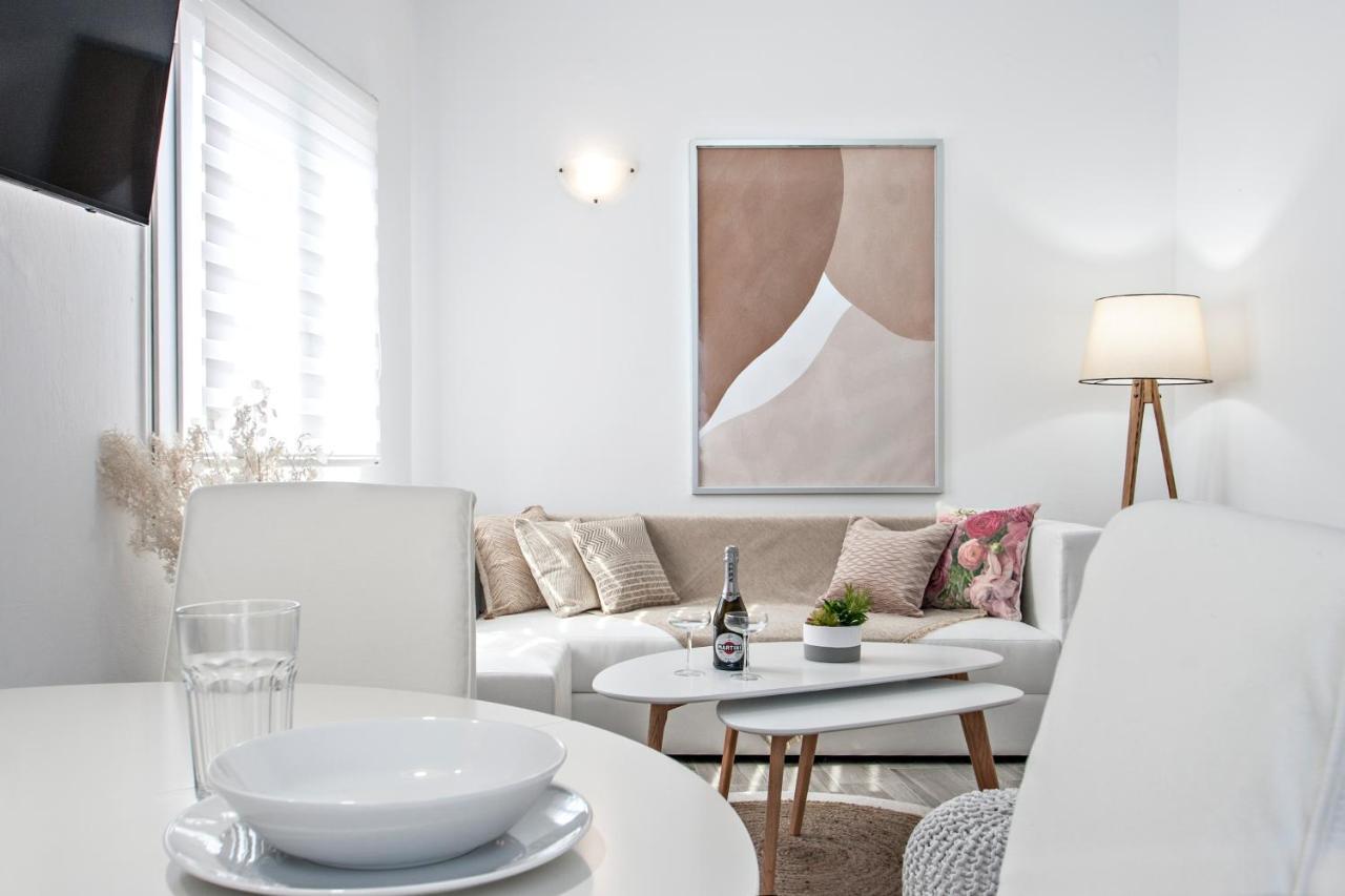 Capolavoro, Boutique Apartment With Unique Rooftop สเกียธอสทาวน์ ภายนอก รูปภาพ