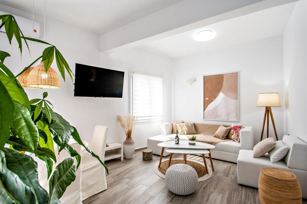 Capolavoro, Boutique Apartment With Unique Rooftop สเกียธอสทาวน์ ภายนอก รูปภาพ