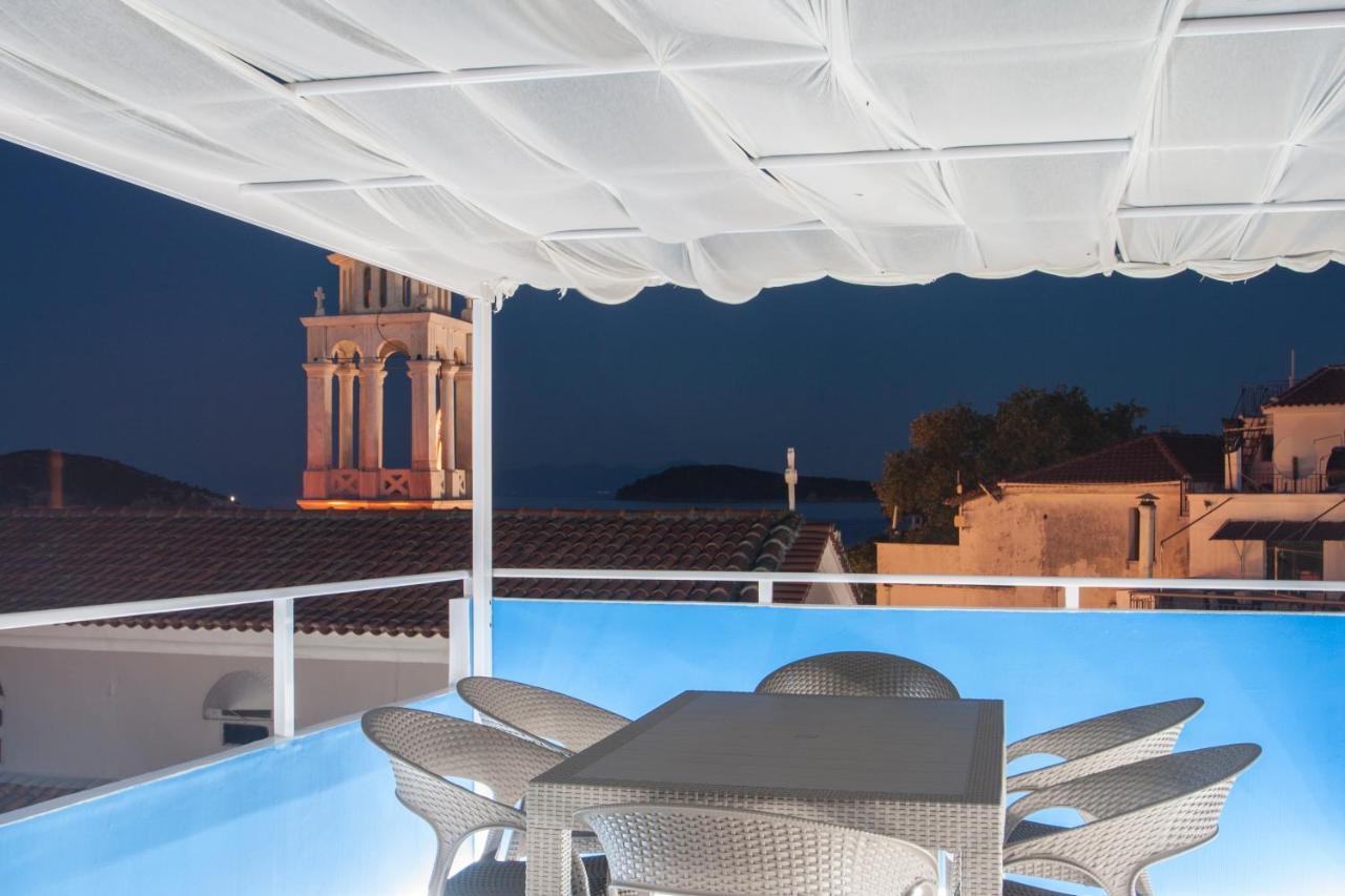 Capolavoro, Boutique Apartment With Unique Rooftop สเกียธอสทาวน์ ภายนอก รูปภาพ