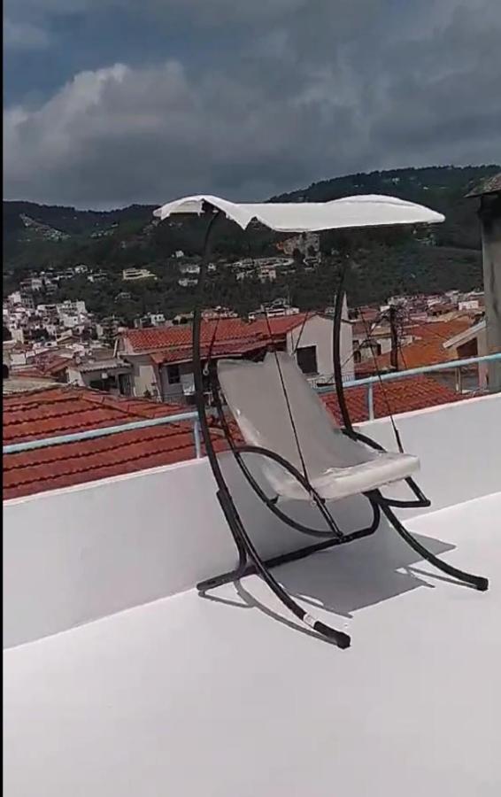 Capolavoro, Boutique Apartment With Unique Rooftop สเกียธอสทาวน์ ภายนอก รูปภาพ